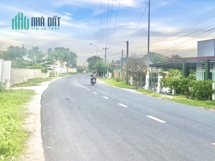 Bán gấp 2 lô đất diện tích 5x50m mặt tiền đường nhựa 12m giá 300 triệu