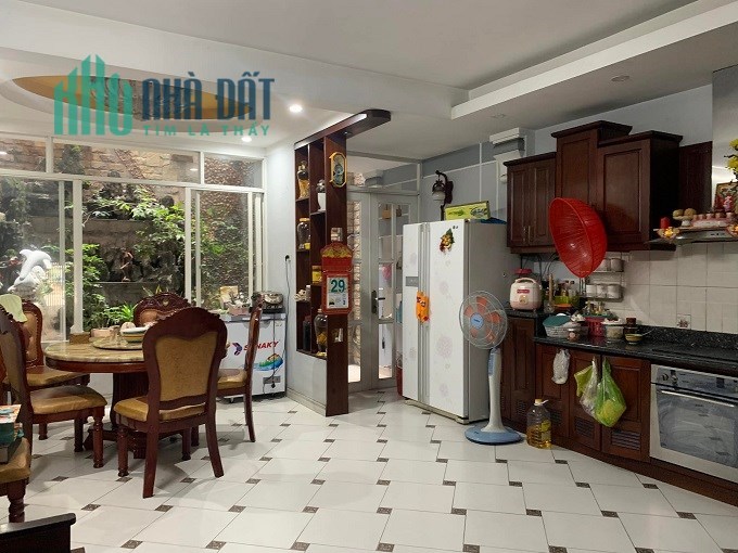 Nhà MT trung tâm Tân Phú, Tân Sơn Nhì, 130m2, 5 tầng, tặng nội thất. Ninh mặt tiền.
