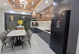 Nhà mới, cổng chợ, mở cửa là có tiền. 81m, 3 tầng. Giá 14.5 tỷ.
