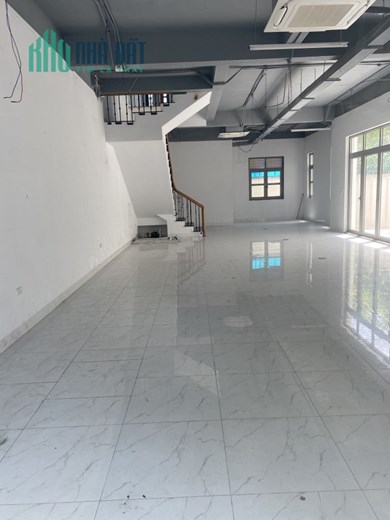 Cho thuê shophouse Vinhomes The Harmony, Long Biên HN.  Dt 220m2