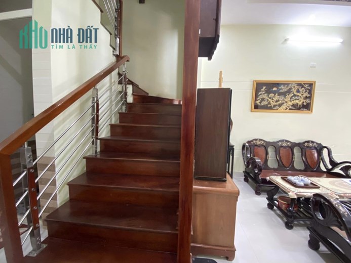 Nhà mặt phố Phan Châu Trinh, Hải Châu, ĐN. Dt 85m, 3 tầng. Giá 14.7tỷ.