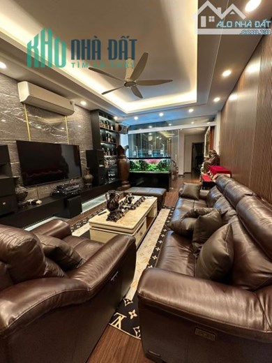 Bán Nhà mặt phố Bạch Mai , vỉa hè, thoáng trước sau 70m giá 18.2 tỷ mặt tiền cực rộng