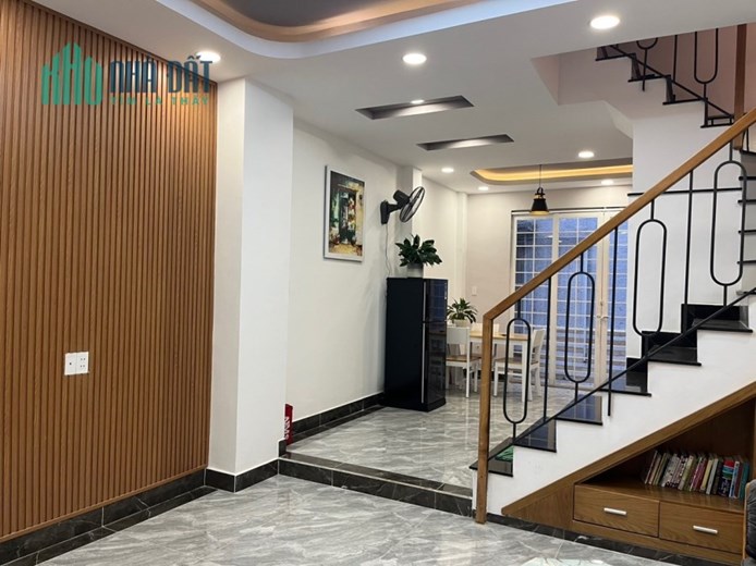 GẤP BÁN GIẢM MẠNH 300TRIỆU
SÁT QUẬN 1 HXH ĐINH TIÊN HOÀNG NGAY CẦU BÔNG - 7Tỷ6 - 2 LẦU 4 NGỦ WC
