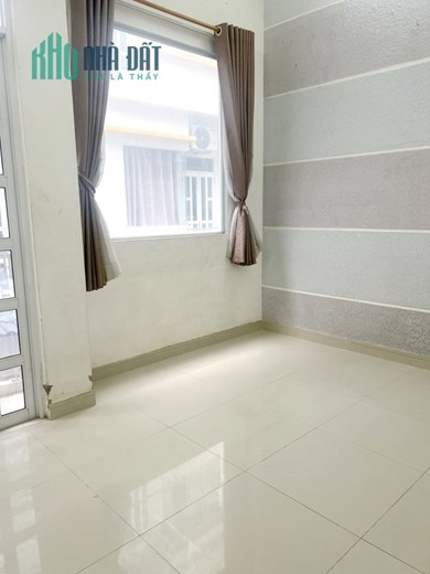 Cho thuê NNC 4 tầng hẻm xe hơi đường Bùi Minh Trực P6Q8 - 11 triệu