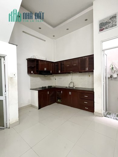 Cho thuê NNC 4 tầng hẻm xe hơi đường Bùi Minh Trực P6Q8 - 11 triệu