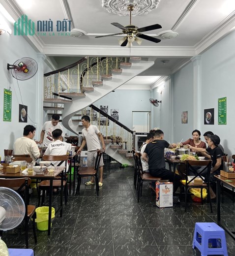 SANG NHƯỢNG QUÁN LẨU ĐANG KINH DOANH TỐT LƯỢNG KHÁCH ỔN ĐỊNH.
