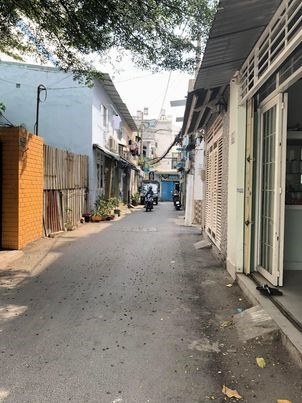 "VỪA LÊN BÀI CHỦ GỌI ĐIỆN GIẢM 200 TRIỆU ĐỂ BÁN NHANH. GIÁ CHÀO MỚI 3.85 TỶ.