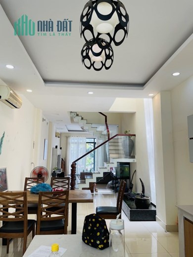 Bán Nhà Gấp. HXT Lê Đức Thọ. P15. Gò Vấp,DT 100m2, Ngang 4m, Giá 7.9 Tỷ