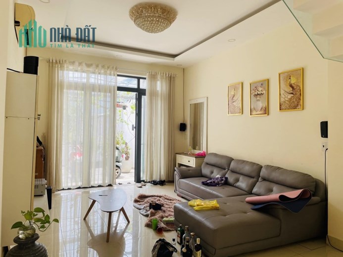 Bán Nhà Gấp. 3 Tầng, DT 100m2, Ngang 4m HXT Lê Đức Thọ. P15. Gò Vấp, Giá 7.9 Tỷ
