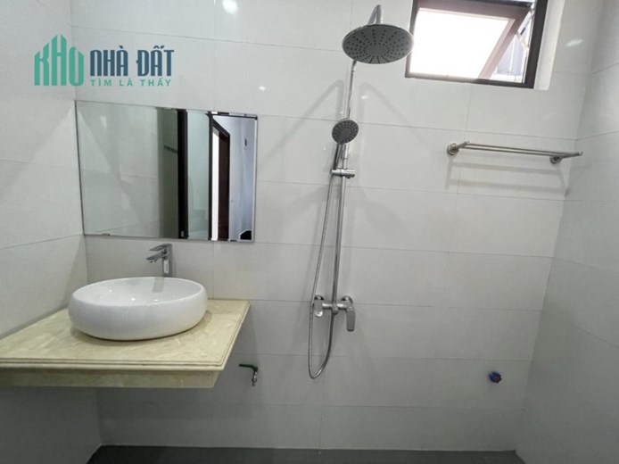 Bán ngôi nhà 30m2 Mặt phố Âu Cơ, Tây Hồ 6 tầng Vỉa hè Kinh doanh siêu tốt 3.1 Tỷ