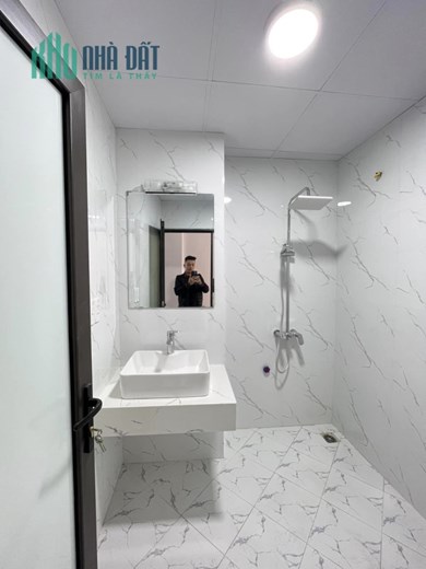 BÁN NHÀ PHỐ CÁT LINH- nhỉnh 5 tỷ
Nhà mới đẹp KINHCOONG -sáng thoáng tự nhiên-HÀNG HIẾM