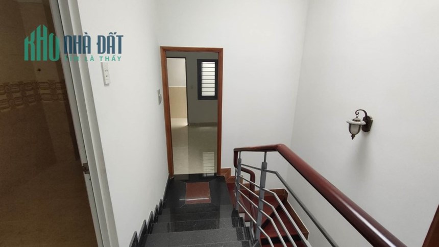 chủ kẹt tiền bán gấp nhà đẹp vào ở ngay tân phú 55m2 4ty99