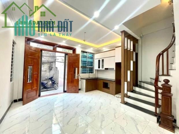 Bán Gấp ! Tứ Hiệp-Thanh Trì 41m2 * 5T nhà đẹp, ở ngay, ngõ văn minh, chỉ 2,7 tỷ