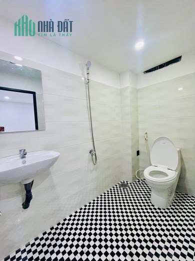 NHÀ ĐẸP GIÁ RẺ SÁT ĐƯỜNG TÔ HIỆU SÃN NỘI THẤT CƠ BẢN GIÁ RẺ SẬP SÀNG