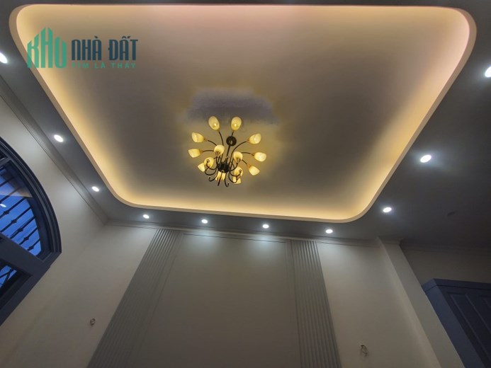 Bán nhà Phố Nguyễn Lương Bằng KD ÔTô 40m2 5Tầng MT 3,5m giá chỉ 5,2 tỷ.