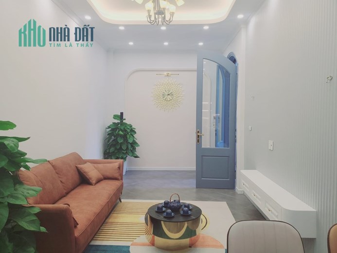 Bán nhà Phố Nguyễn Lương Bằng KD ÔTô 40m2 5Tầng MT 3,5m giá chỉ 5,2 tỷ.