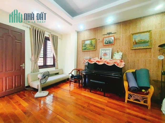Nhà mặt phố 100m2  Yên Bái, 3 bước ra phố Huế, 7T thang máy, kinh doanh,MT 6m