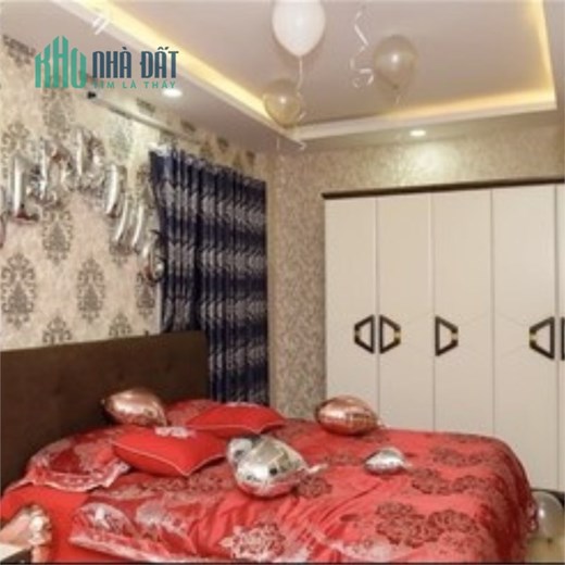 Nhà ngộp  Cách Mạng Tháng 8, Phường 5, Tân Bình – Hẻm 6m, 5 tầng, 7.6 tỷ.