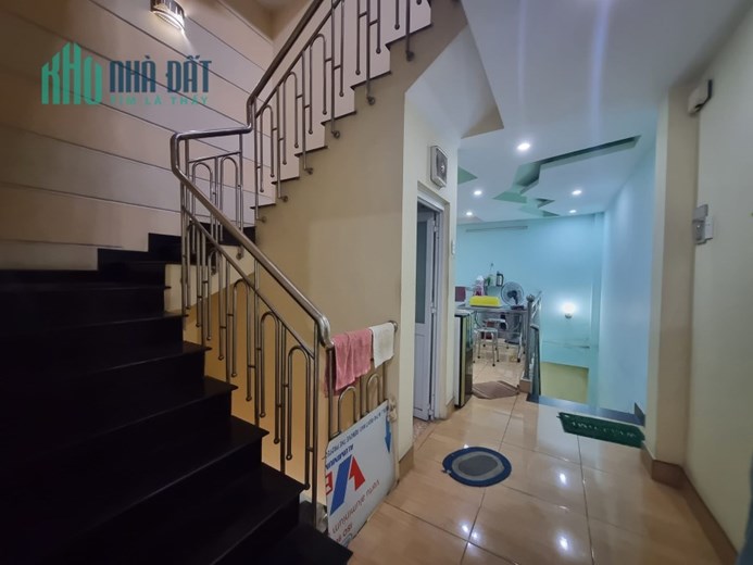 NHỈN 5 TỶ CÓ NHÀ ĐƯỜNG MÃ LÒ 4 * 17M, 4 TẦNG, HẺM XE HƠI.