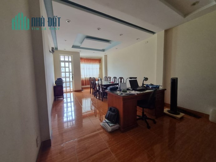 NHỈN 5 TỶ CÓ NHÀ ĐƯỜNG MÃ LÒ 4 * 17M, 4 TẦNG, HẺM XE HƠI.