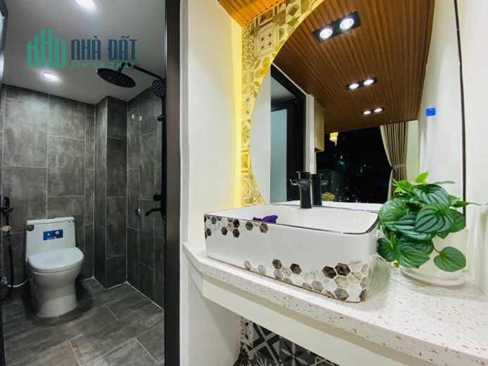 BÁN NHÀ 3 TẦNG KIỆT Ô TÔ SÁT ĐƯỜNG HẢI PHÒNG FULL NỘI THẤT XỊN DỌN VÀO Ở NGAY