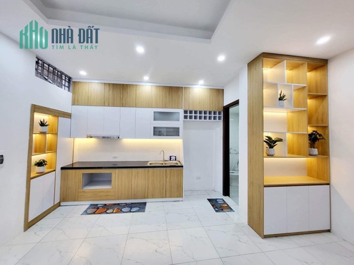 Sót lại căn duy nhất  Mễ Trì Hạ 36m2 x 5T, ô tô gần, ngõ thông ba gác tránh nhỉnh 4 tỷ.