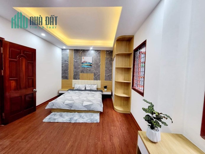 Sót lại căn duy nhất  Mễ Trì Hạ 36m2 x 5T, ô tô gần, ngõ thông ba gác tránh nhỉnh 4 tỷ.
