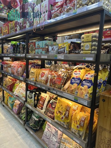 Cần tuyển 2NV sale online về trái cây và bánh kẹo, làm việc tại Quận 10. Lh:0933561156.