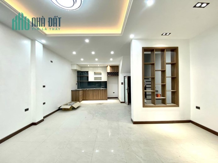 Ô TÔ QUA CỔNG - NỞ HẬU - 10M RA HỒ - NỘI THẤT XỊN XÒ