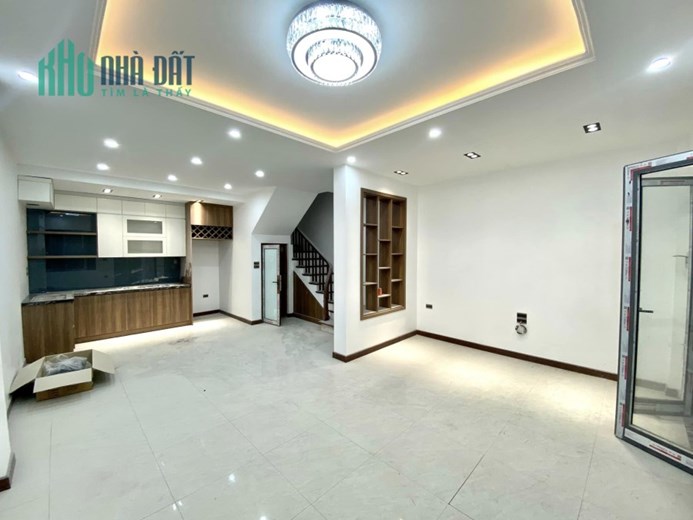 Ô TÔ QUA CỔNG - NỞ HẬU - 10M RA HỒ - NỘI THẤT XỊN XÒ