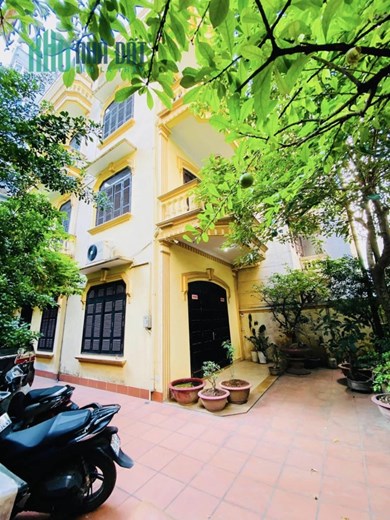 Bán Biệt Thự phố Đội Cấn, Trung Tâm Ba Đình. Diện tích to, mặt tiền rộng. Nhà đẹp ở ngay. Pháp lý