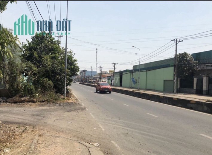 Mặt tiền đường Nguyễn Hữu Trí- TT.Tân Túc -1640m2- chính chủ cho thuê