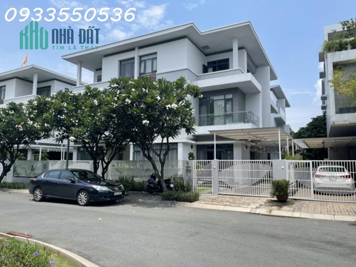 Cần bán/cho thuê BT song lập Phố Đông Village Khu BT Hoàng Phú Q2