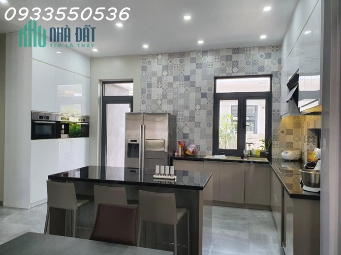 Cần bán/cho thuê BT song lập Phố Đông Village Khu BT Hoàng Phú Q2