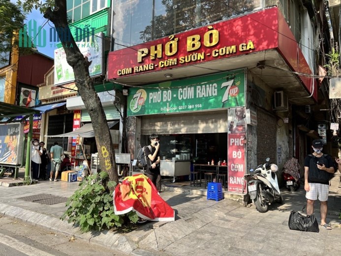 Cần bán nhà mặt phố cực đẹp 3 tầng tại Giaỉ Phóng