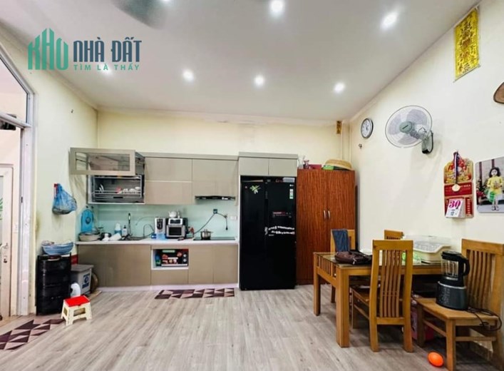 Bán nhà Tây Hồ Thụy Khuê 5tỷ6 45m2x4T  MT 5m ô tô gần 2 thoáng,