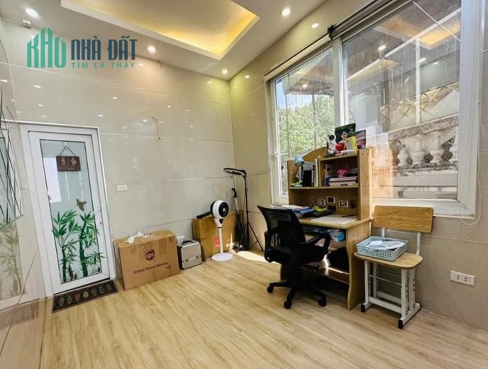 Bán nhà Tây Hồ Thụy Khuê 5tỷ6 45m2x4T  MT 5m ô tô gần 2 thoáng,
