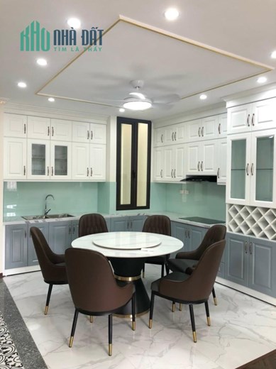 Bán nhà Ngọc Lâm, Lô góc, ô tô, TM, 62 m2, 6T, nhĩnh 9 tỷ.