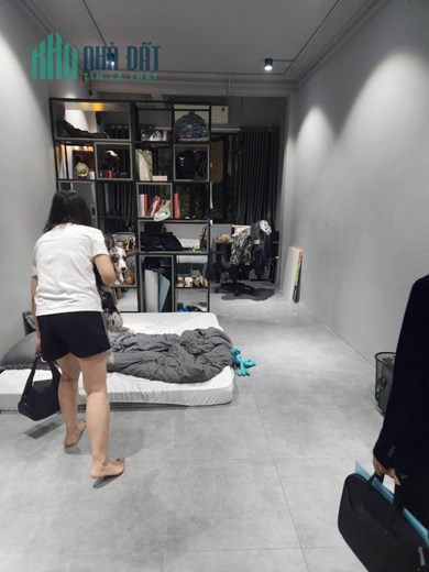 MẶT PHỐ VỊ TRÍ ĐĂC ĐỊA KINH DOANH SẦM UẤT VỈA HÈ RỘNG BÁT NGÁT Ô TÔ ĐỖ HAI BÊN.