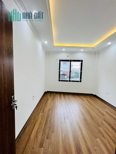 BÁN NHÀ NGÕ 67 NGUYỄN VĂN CỪ 35M x 5 TẦNG CHỈ 4 TỶ  NGÕ  RỘNG, Ô TÔ ĐỖ CỬA