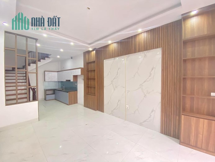 Bán nhà 5 tầng ô tô con đỗ cửa ngõ 119 Phạm Văn Đồng Thông sang đường Xuân Đỉnh 36m2, Công năng đầy