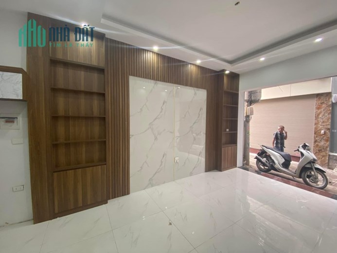 Bán nhà 5 tầng ô tô con đỗ cửa ngõ 119 Phạm Văn Đồng Thông sang đường Xuân Đỉnh 36m2, Công năng đầy