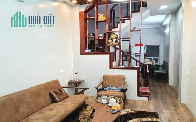 Bán nhà Lạc Trung, 44m x 4 tầng, 4.35 tỷ, khu vip, ô tô đỗ cổng