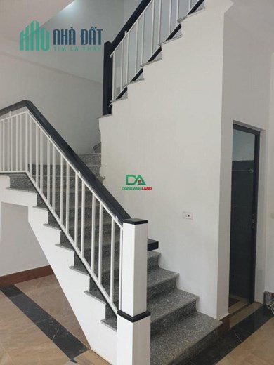 Chính chủ gửi bán nhà Bắc Hồng Đông Anh: 2,5 tầng, diện tích 30m2, giá 1,1 tỷ.