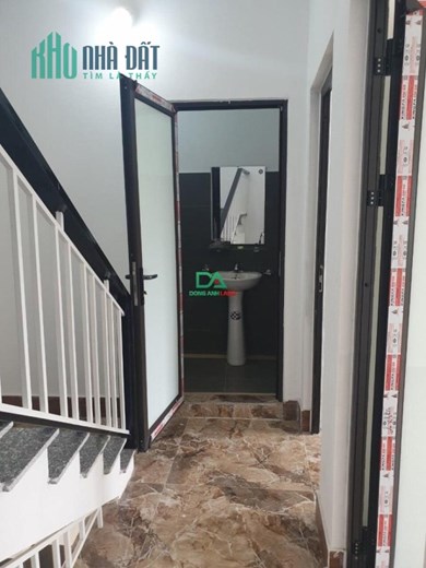 Chính chủ gửi bán nhà Bắc Hồng Đông Anh: 2,5 tầng, diện tích 30m2, giá 1,1 tỷ.