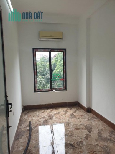Chính chủ gửi bán nhà Bắc Hồng Đông Anh: 2,5 tầng, diện tích 30m2, giá 1,1 tỷ.