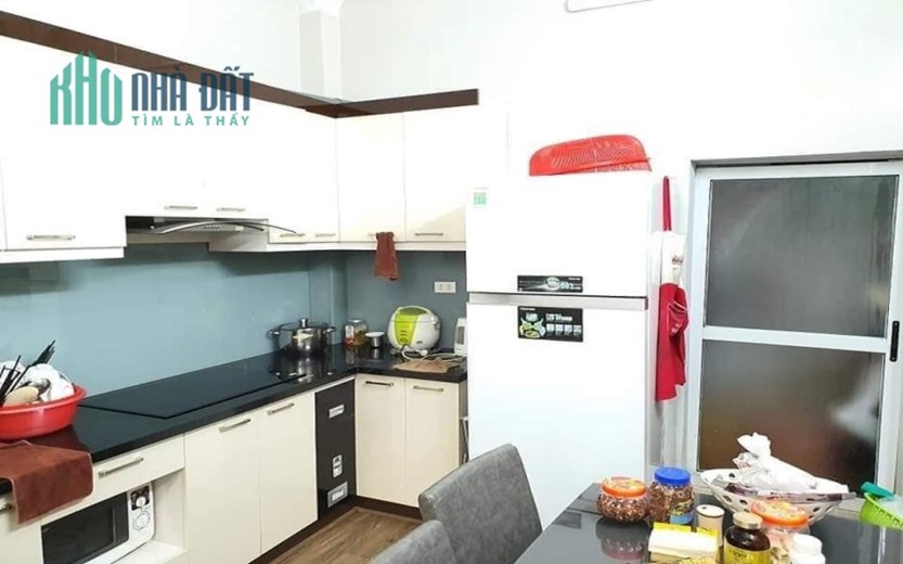 Bán nhà Lạc Trung, 44m x 4 tầng, 4.35 tỷ, khu vip, ô tô đỗ cổng