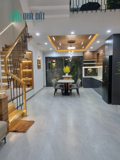 Bán nhà mặt phố Nguyễn Chí Thanh 55m, 4 tầng mới mà giá chỉ 10.9 tỷ.