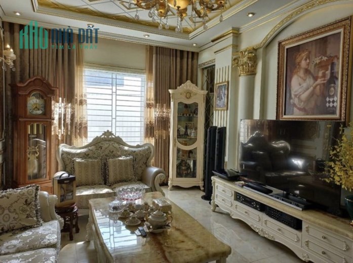 BÁN NHÀ Trục đường Đê La Thành, Voi Phục 5 tầng 40 m2 MT:3.8m GIÁ SỐC chỉ hơn 4.6 tỷ