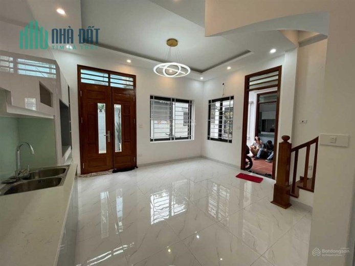 Bán nhà 5 tầng 2 mặt thoáng tại Kim Chung. mặt tiền 4,5 m, chủ nhà bán gấp để lại full nội thất giá
